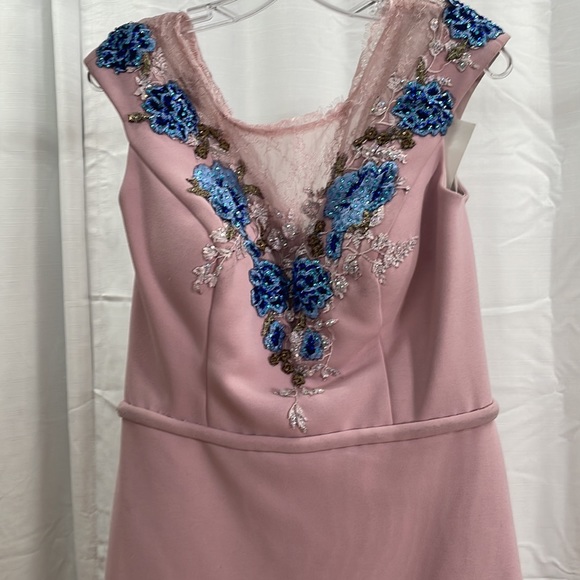 BOLD - Picture 2 of 3